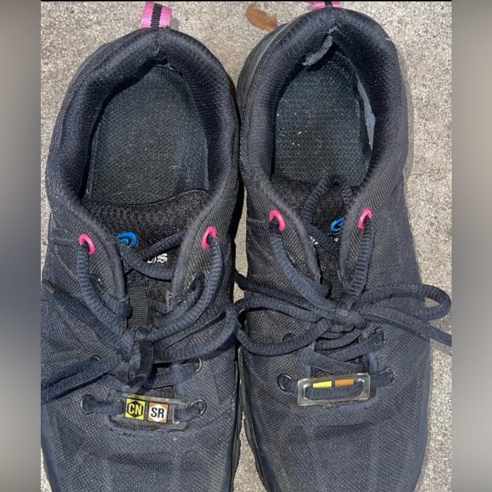 Black Women’s steel toe work shoes with Pink Accents